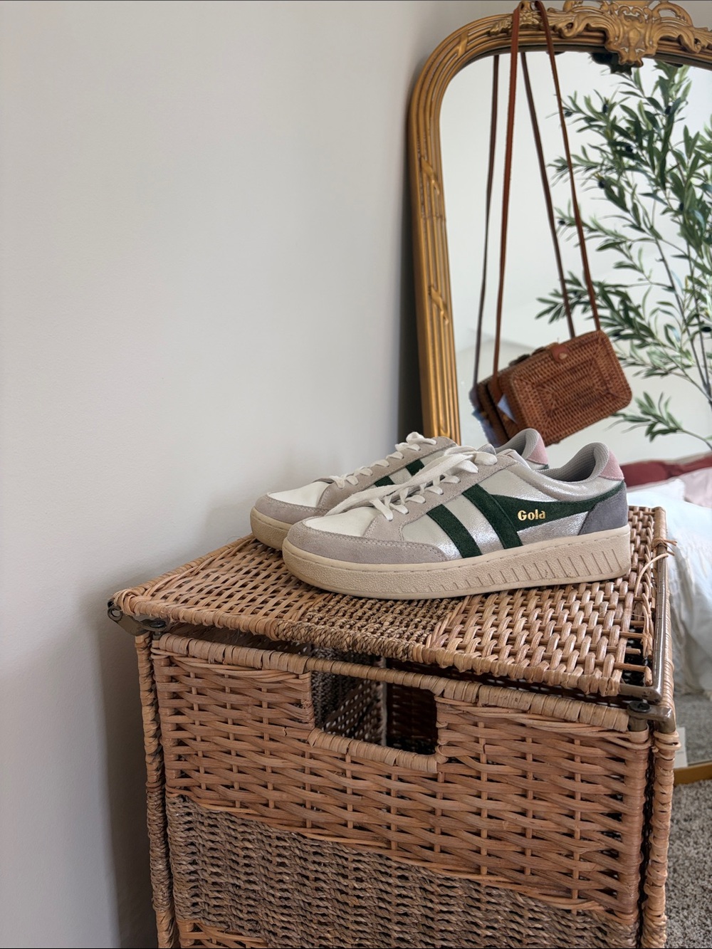 Gola Low-Top Sneakers in White, Green & Gray